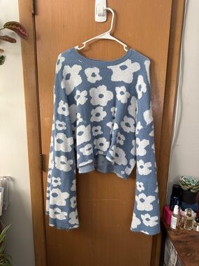 Blue & White Floral Knit Women's Cropped Sweater with Bell Sleeves -Cider